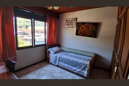 Casa à venda com 3 quartos, 180m² em São Francisco, Niterói