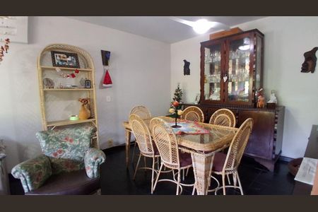 Casa à venda com 3 quartos, 180m² em São Francisco, Niterói