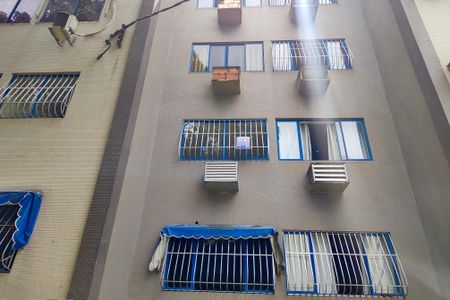 Apartamento para alugar com 55m², 2 quartos e 1 vagaFachada do bloco + placa