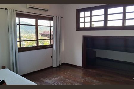 Casa à venda com 4 quartos, 440m² em Itaipu, Niterói