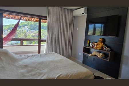 Casa à venda com 4 quartos, 440m² em Itaipu, Niterói