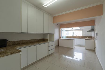Apartamento à venda com 152m², 3 quartos e 2 vagasCozinha