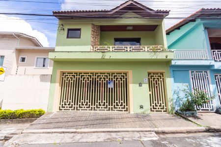 Casa à venda com 330m², 3 quartos e 2 vagasFachada