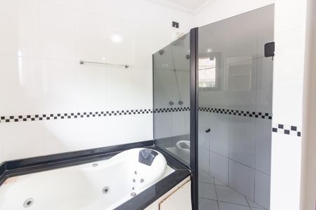 Casa à venda com 330m², 3 quartos e 2 vagasBanheiro da Suíte 3