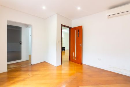 Casa à venda com 330m², 3 quartos e 2 vagasSuíte 3