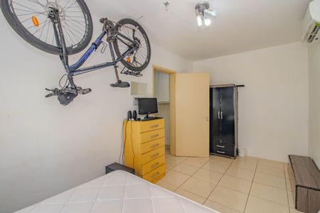 Quarto de apartamento à venda com 1 quarto, 44m² em Jardim do Salso, Porto Alegre