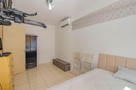 Quarto de apartamento à venda com 1 quarto, 44m² em Jardim do Salso, Porto Alegre