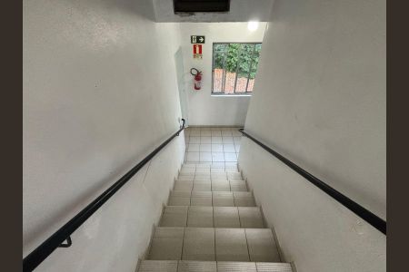 Apartamento à venda com 48m², 2 quartos e 1 vagaEscada