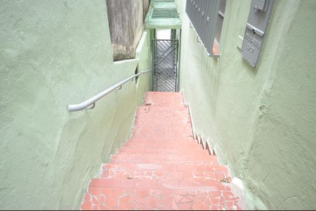 Casa para alugar com 45m², 1 quarto e sem vagaEscada de acesso