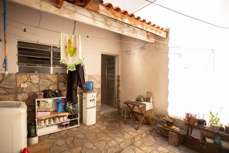 Casa à venda com 80m², 2 quartos e 2 vagasQUINTAL E ÁREA DE SERVIÇO