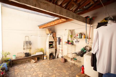 Casa à venda com 80m², 2 quartos e 2 vagasQUINTAL E ÁREA DE SERVIÇO