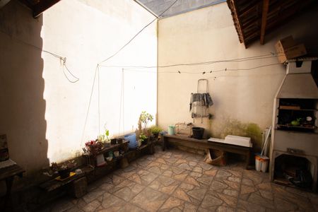 Casa à venda com 80m², 2 quartos e 2 vagasQUINTAL E ÁREA DE SERVIÇO