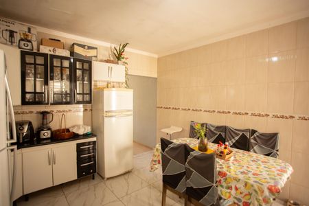 Casa à venda com 80m², 2 quartos e 2 vagasCOZINHA