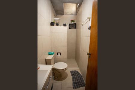 Casa à venda com 80m², 2 quartos e 2 vagasBANHEIRO