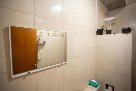 Casa à venda com 80m², 2 quartos e 2 vagasBANHEIRO