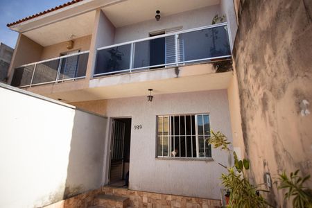 Casa à venda com 80m², 2 quartos e 2 vagasFACHADA