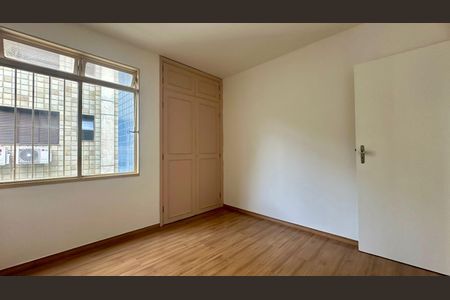 Apartamento à venda com 97m², 3 quartos e 2 vagasQuarto 