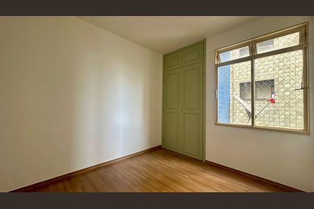 Apartamento à venda com 97m², 3 quartos e 2 vagasQuarto 