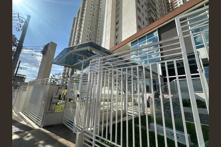 Apartamento para alugar com 57m², 2 quartos e 1 vagaFachada e portaria