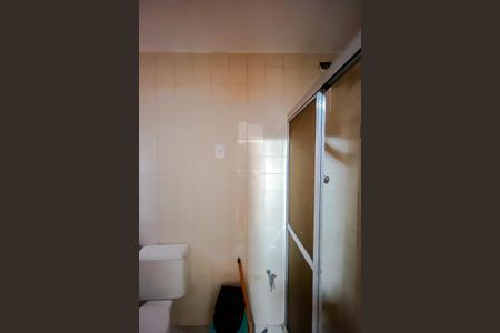 Banheiro de kitnet/studio para alugar com 1 quarto, 26m² em Liberdade, São Paulo