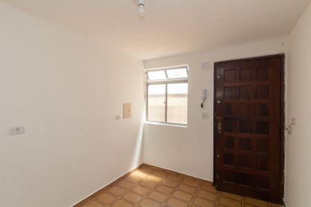 Sala de apartamento para alugar com 2 quartos, 47m² em Conjunto Residencial José Bonifácio, São Paulo