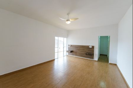 Suíte 1 de casa para alugar com 3 quartos, 420m² em Vila Aparecida, Taubaté