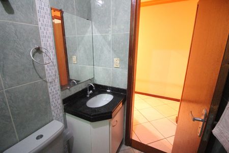 Casa à venda com 92m², 3 quartos e 2 vagasBanheiro