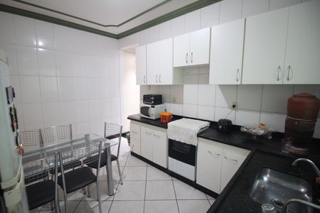Cozinha de casa à venda com 3 quartos, 92m² em Novo Eldorado, Contagem