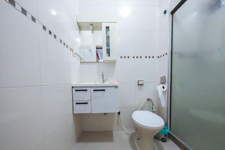 Banheiro de apartamento para alugar com 2 quartos, 55m² em Centro, Rio de Janeiro