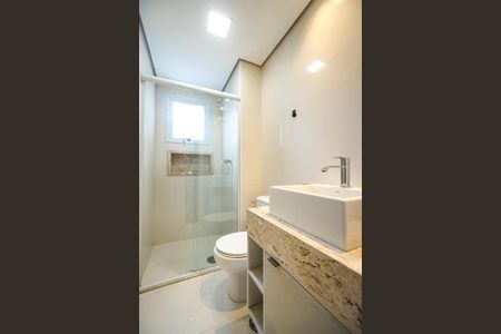 Apartamento à venda com 80m², 2 quartos e 2 vagasBanheiro 