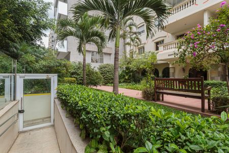 Apartamento para alugar com 120m², 2 quartos e 1 vaga Apartamento para alugar com 120m², 2 quartos e 1 vagaFachada