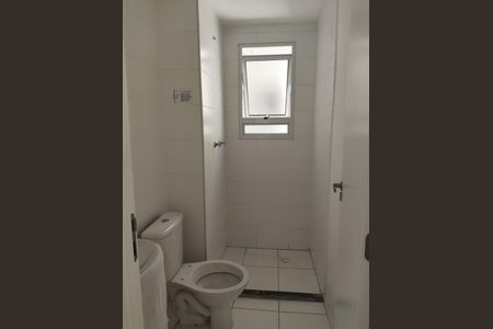 Banheiro de apartamento para alugar com 2 quartos, 42m² em Campo Grande, Rio de Janeiro