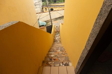 Casa para alugar com 43m², 1 quarto e sem vaga Casa para alugar com 43m², 1 quarto e sem vagaEscada