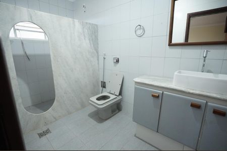 Casa de condomínio para alugar com 700m², 3 quartos e 3 vagas