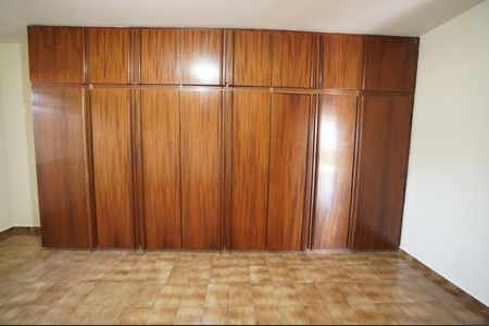 Casa de condomínio para alugar com 700m², 3 quartos e 3 vagas