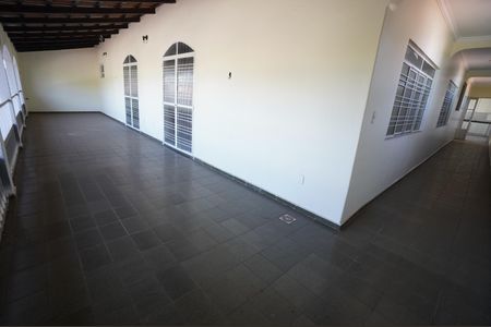 Casa de condomínio para alugar com 700m², 3 quartos e 3 vagas