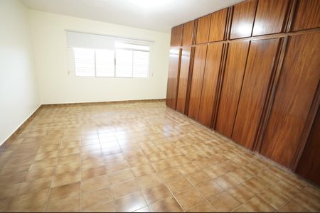 Casa de condomínio para alugar com 700m², 3 quartos e 3 vagas