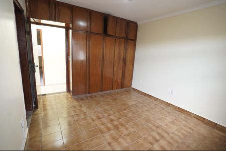 Casa de condomínio para alugar com 700m², 3 quartos e 3 vagas
