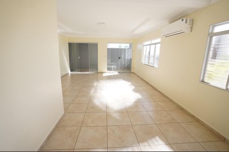 Casa de condomínio para alugar com 700m², 3 quartos e 3 vagas