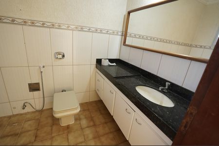 Casa de condomínio para alugar com 700m², 3 quartos e 3 vagas
