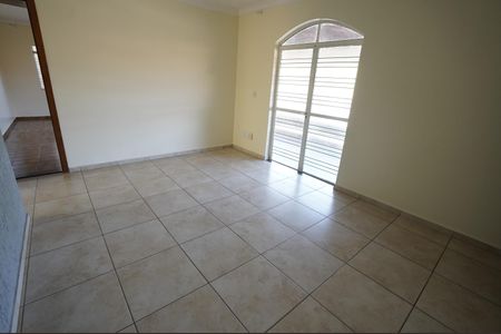 Casa de condomínio para alugar com 700m², 3 quartos e 3 vagas