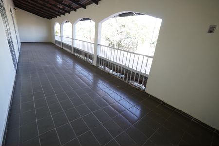 Casa de condomínio para alugar com 700m², 3 quartos e 3 vagas