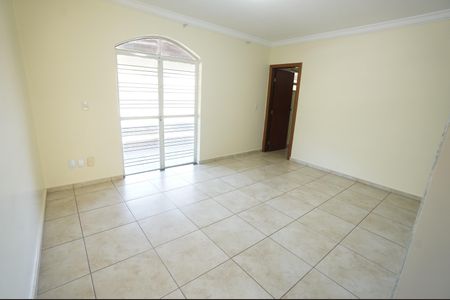 Casa de condomínio para alugar com 700m², 3 quartos e 3 vagas