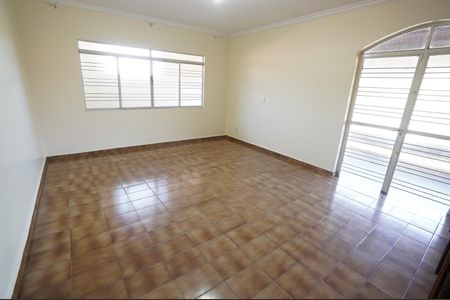 Casa de condomínio para alugar com 700m², 3 quartos e 3 vagas