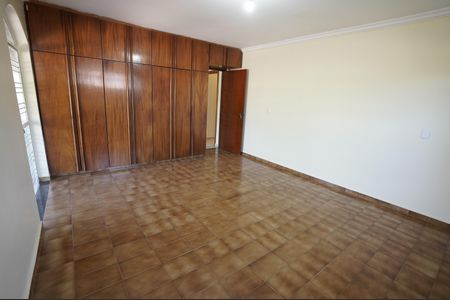 Casa de condomínio para alugar com 700m², 3 quartos e 3 vagas