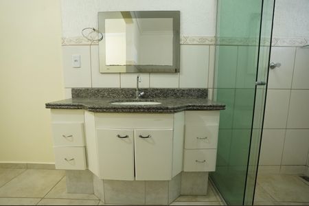 Casa de condomínio para alugar com 700m², 3 quartos e 3 vagas