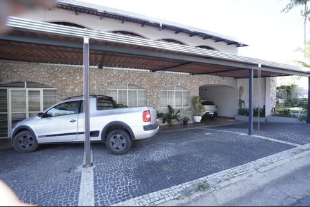 Casa de condomínio para alugar com 700m², 3 quartos e 3 vagas