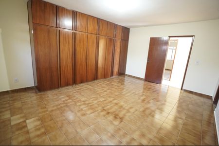 Casa de condomínio para alugar com 700m², 3 quartos e 3 vagas