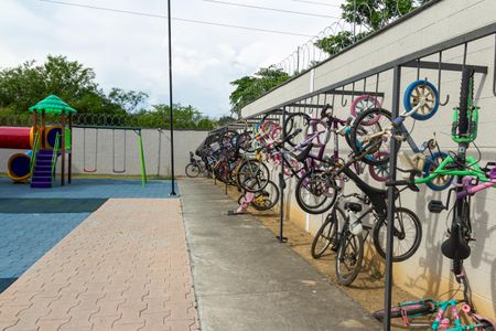 Apartamento para alugar com 42m², 2 quartos e sem vaga Apartamento para alugar com 42m², 2 quartos e sem vagaÁrea comum - Playground