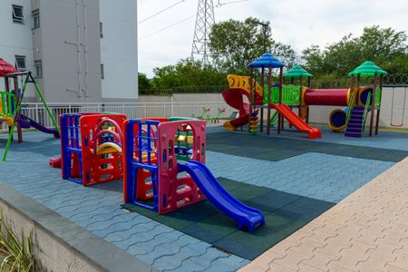 Apartamento para alugar com 42m², 2 quartos e sem vaga Apartamento para alugar com 42m², 2 quartos e sem vagaÁrea comum - Playground